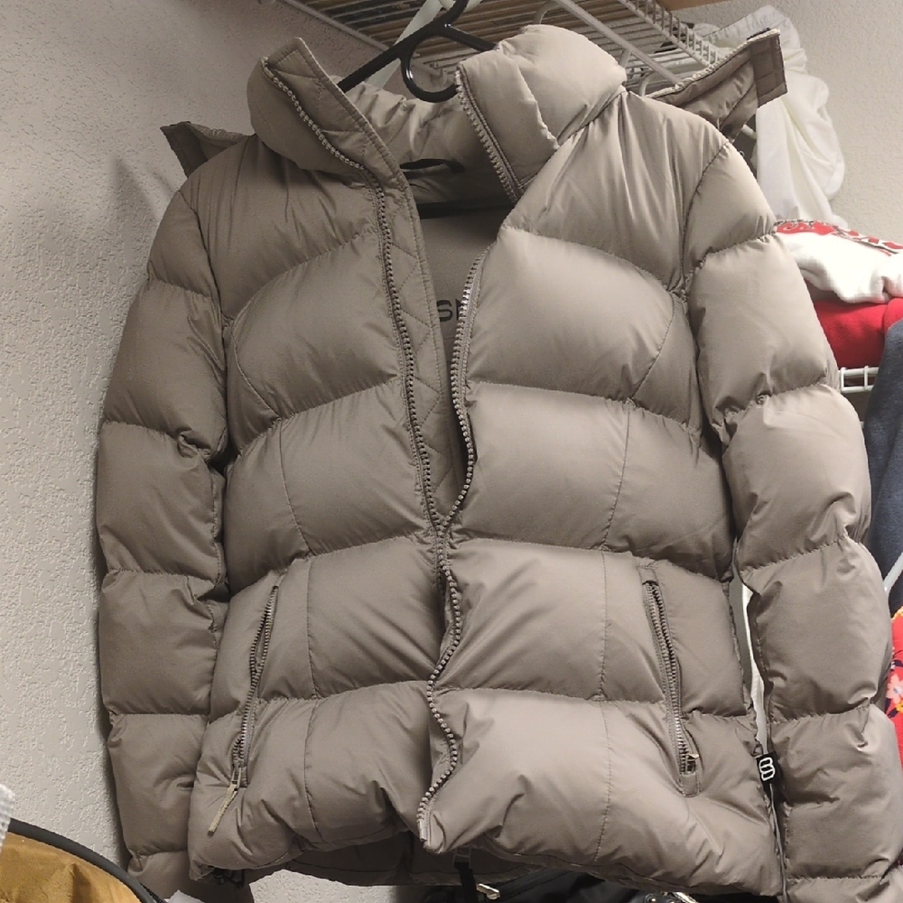 Aritzia Supersnug Puff Jacket